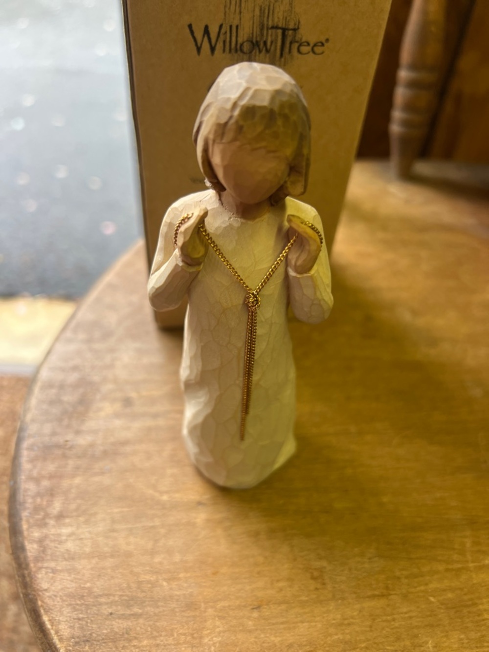Willow Tree Figurine in Cream with Gold Necklace NWT - Picture 3 of 8